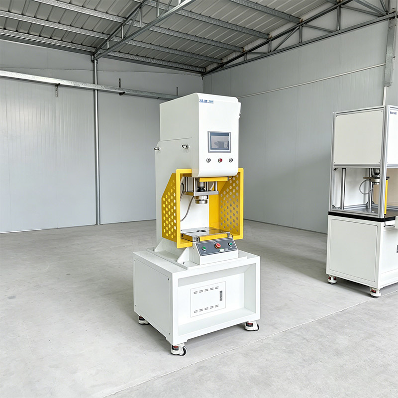 Presse servo de type C